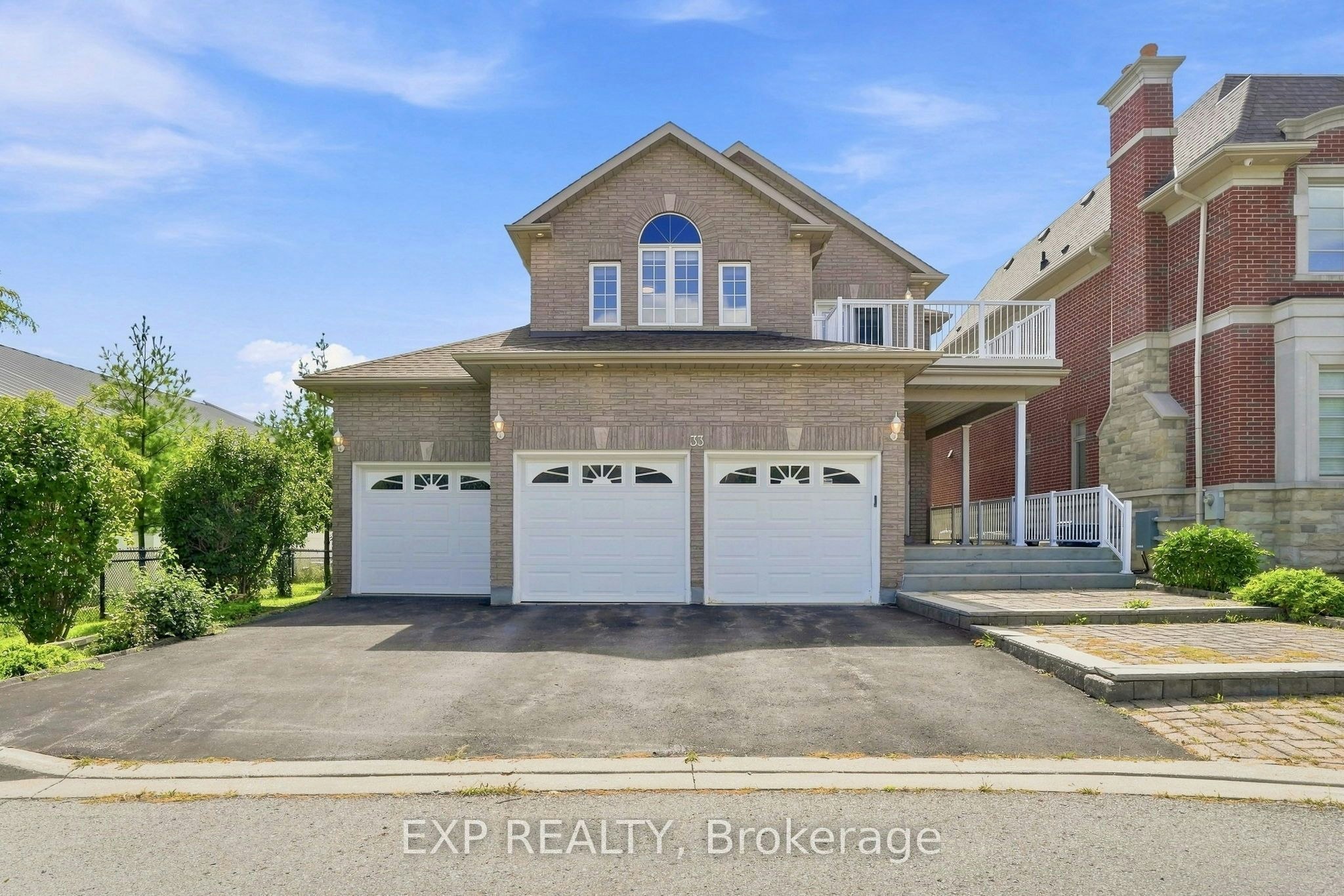 33 Valleyford Avenue, Richmond Hill, ON, L4C 0A7