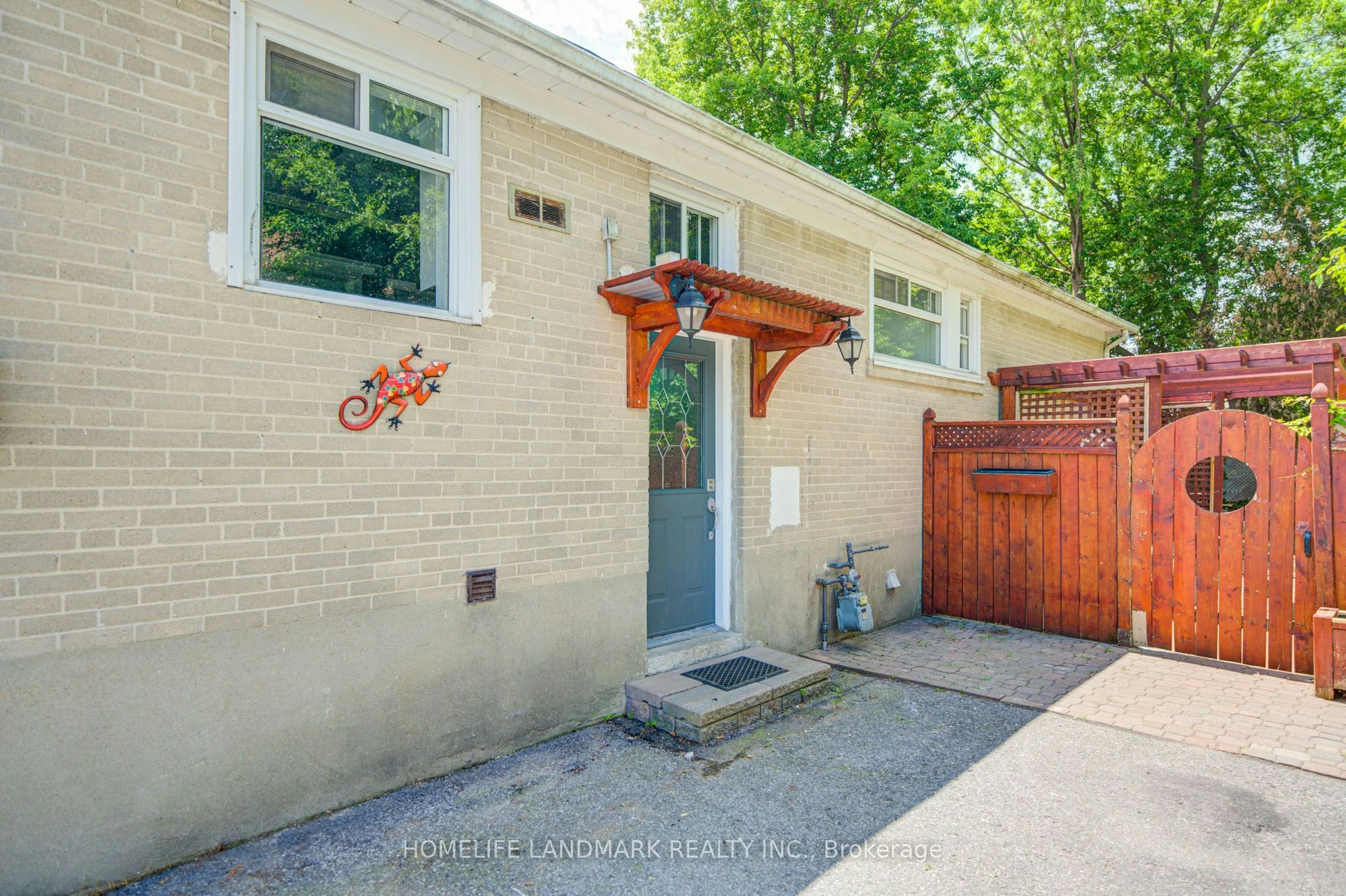 Basemet-167 Taylor Mills Drive N, Richmond Hill, ON, L4C 2T5