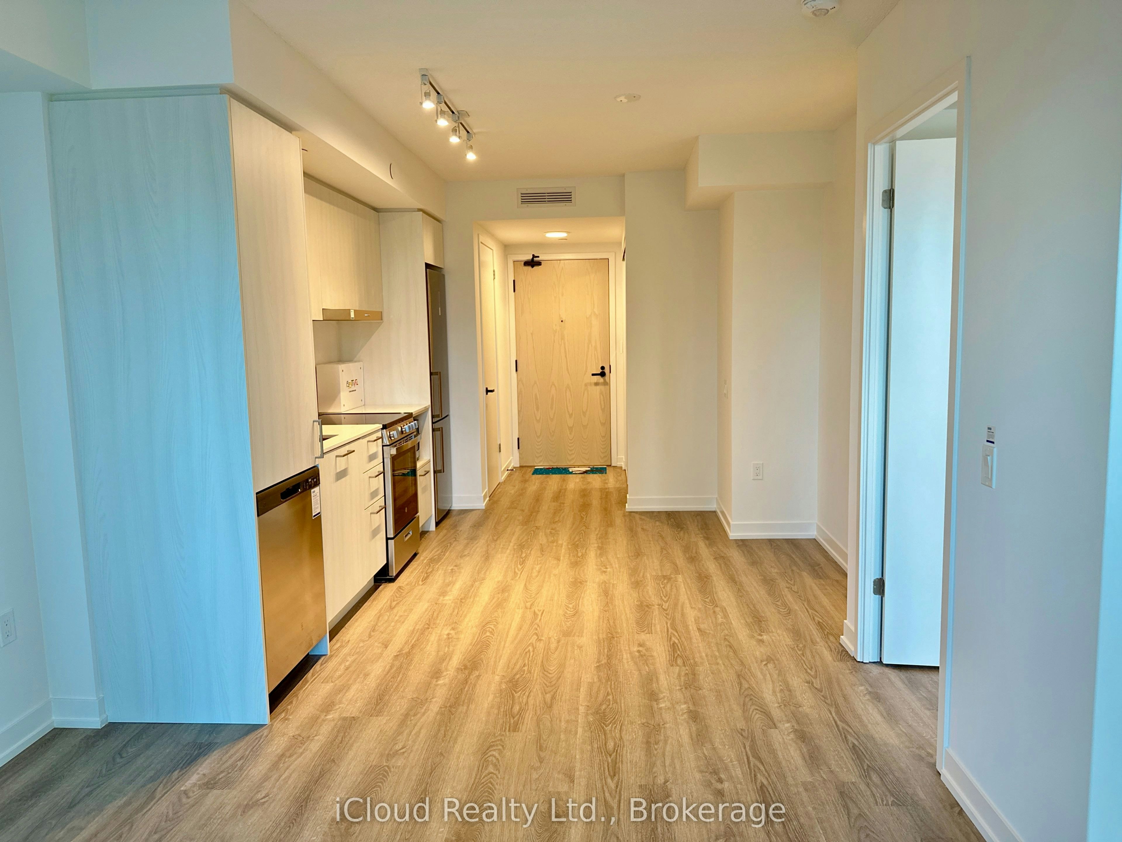 1016-195 Commerce Street, Vaughan, ON, L4K 0P9 - 13