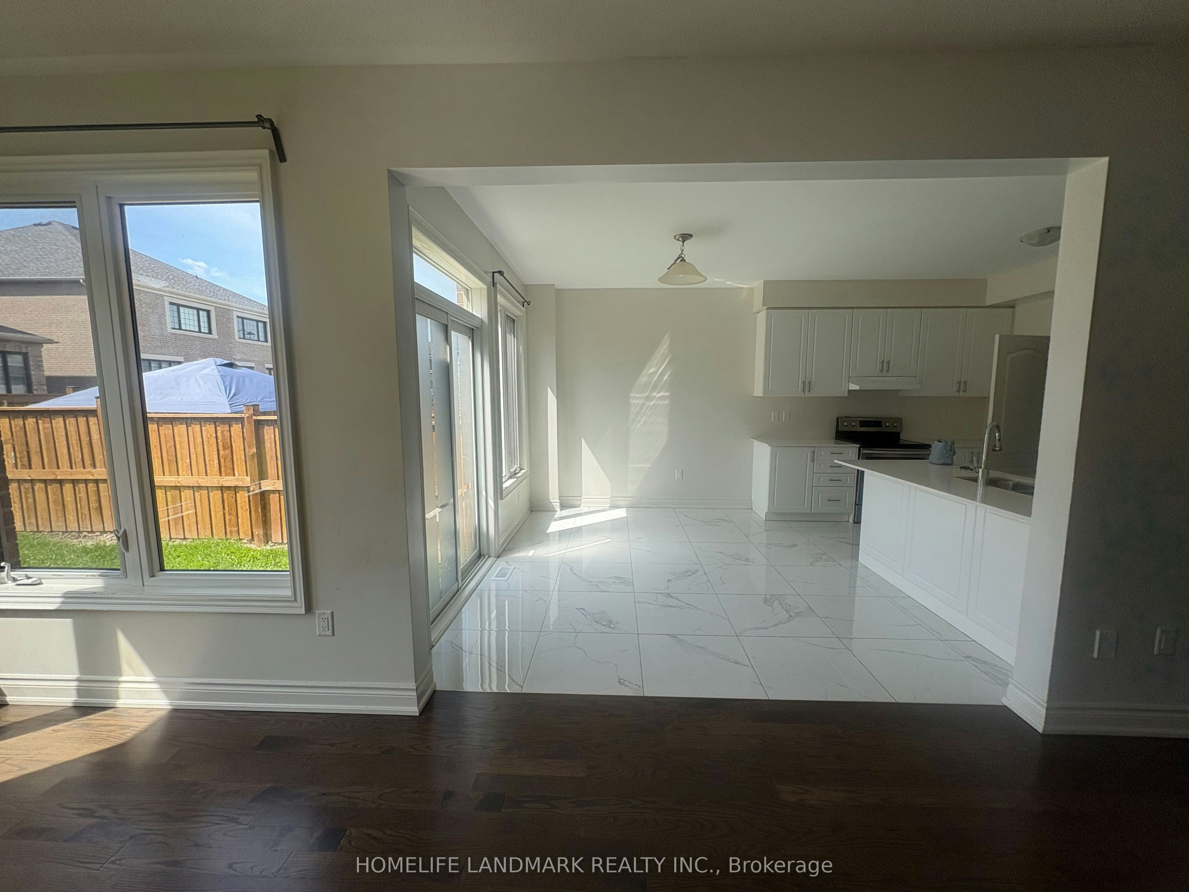 8 Yarrow Lane, East Gwillimbury, ON, L9N 0T4 - 6