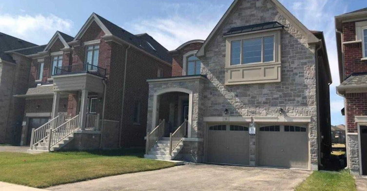 8 Yarrow Lane, East Gwillimbury, ON, L9N 0T4