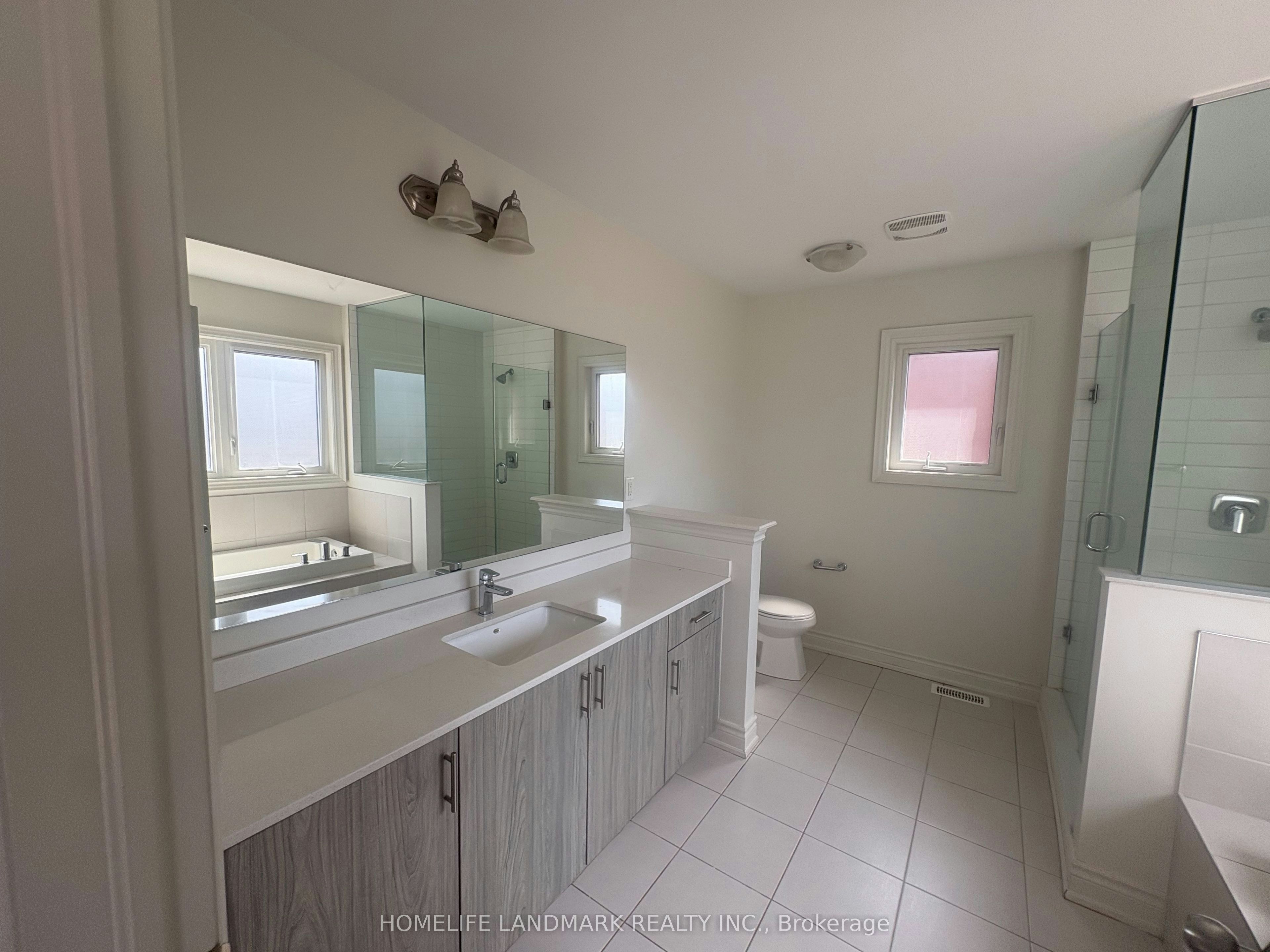 8 Yarrow Lane, East Gwillimbury, ON, L9N 0T4 - 10