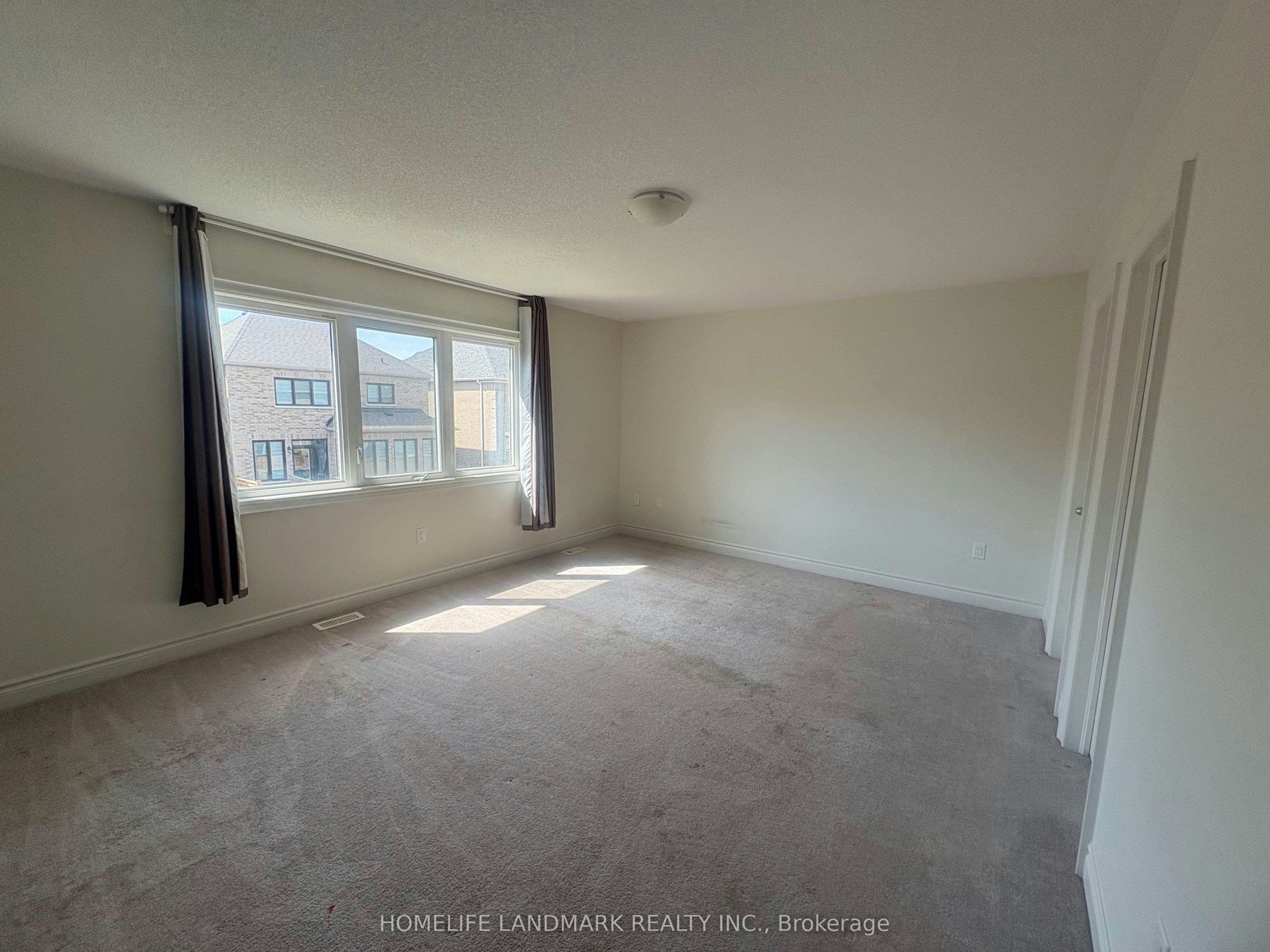 8 Yarrow Lane, East Gwillimbury, ON, L9N 0T4 - 9