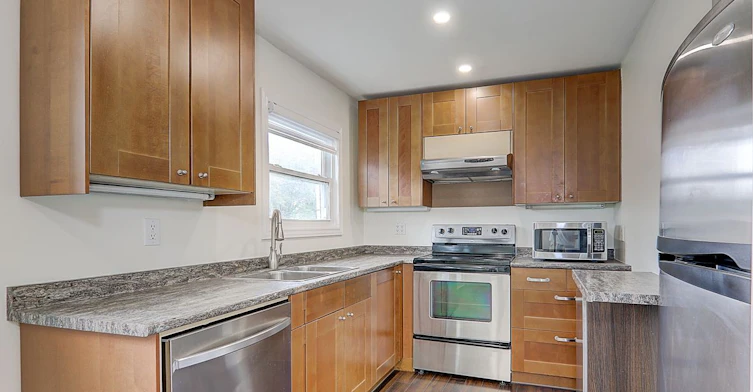 Main Level-346 Annshiela Drive, Georgina, ON, L4P 3A5 - 7