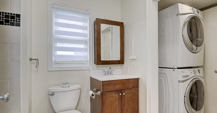 Main Level-346 Annshiela Drive, Georgina, ON, L4P 3A5 - 14