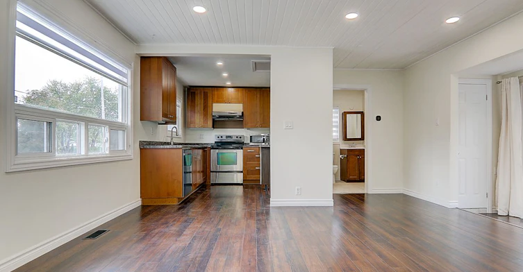 Main Level-346 Annshiela Drive, Georgina, ON, L4P 3A5 - 12