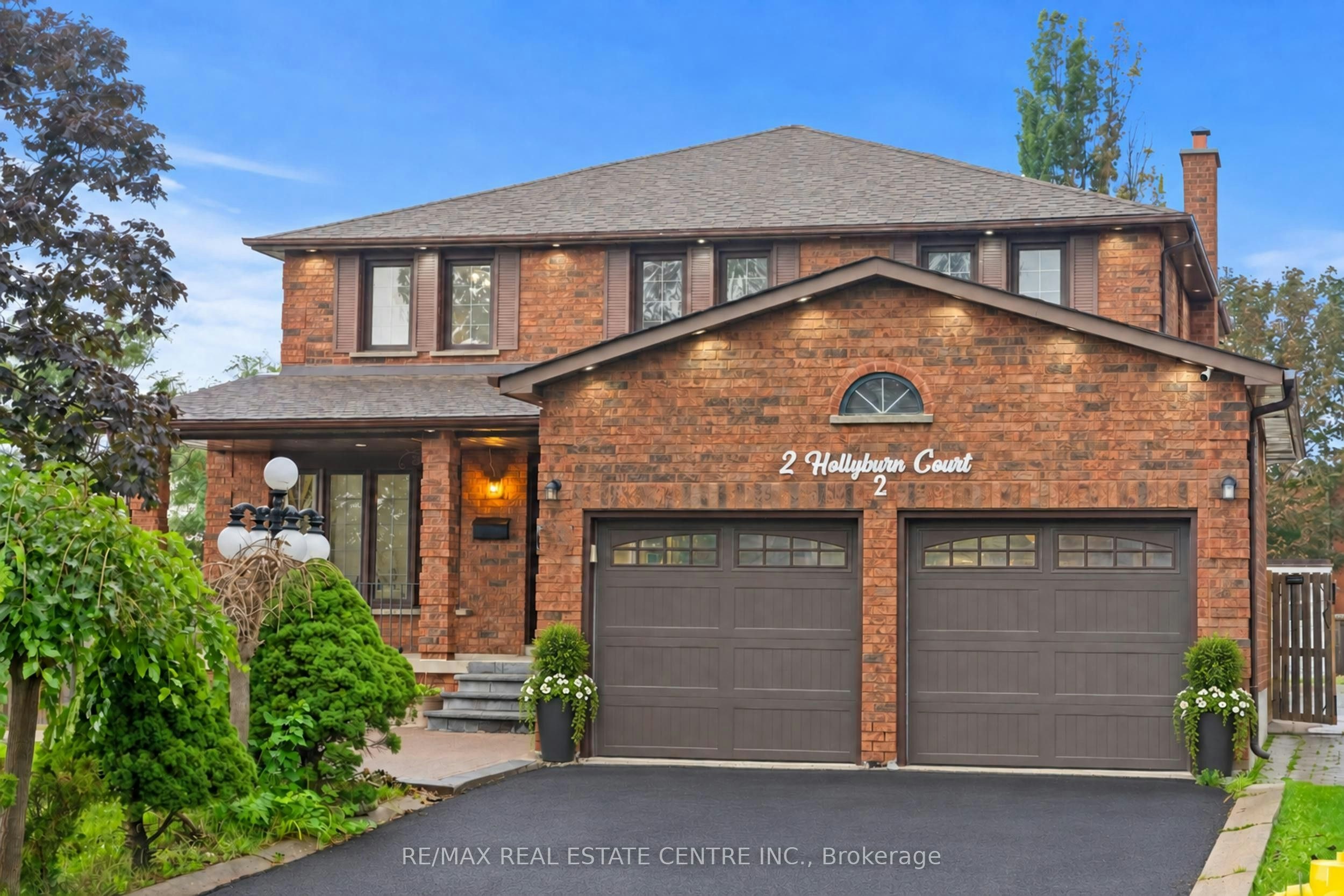 2 Hollyburn Court, Vaughan, ON, L4L 6G2