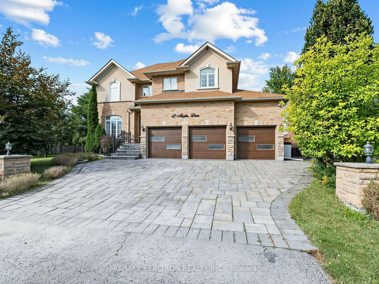 12 Anglin Drive, Richmond Hill, ON, L4E 4X7
