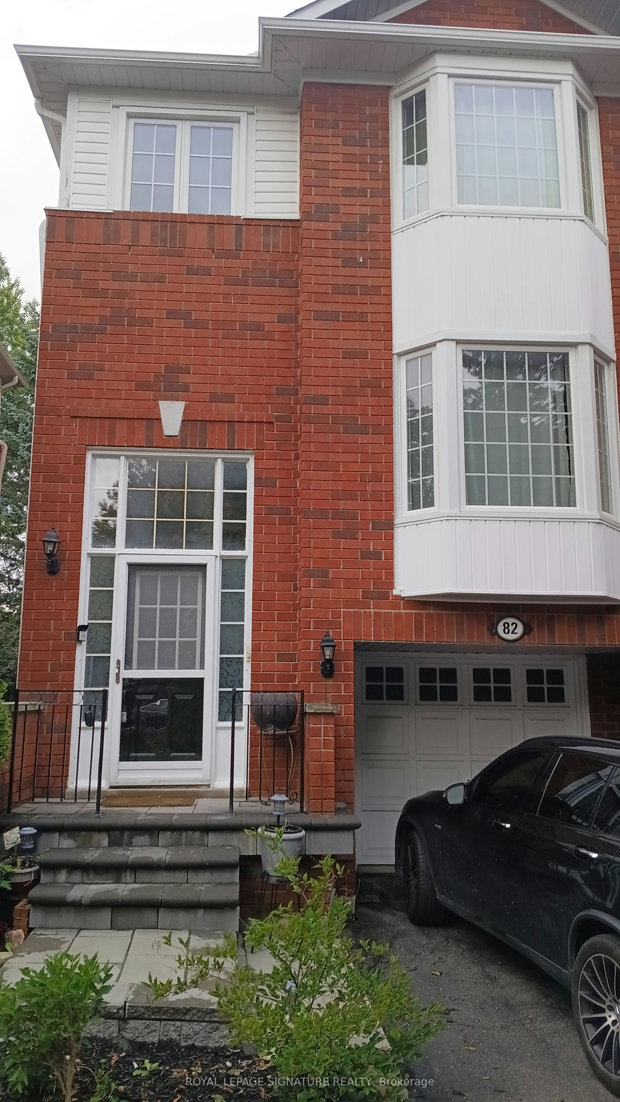 82 Mosaics Avenue, Aurora, ON, L4G 7L5