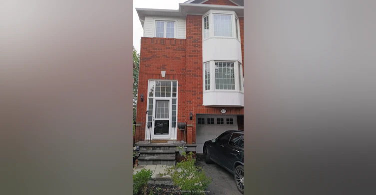 82 Mosaics Avenue, Aurora, ON, L4G 7L5