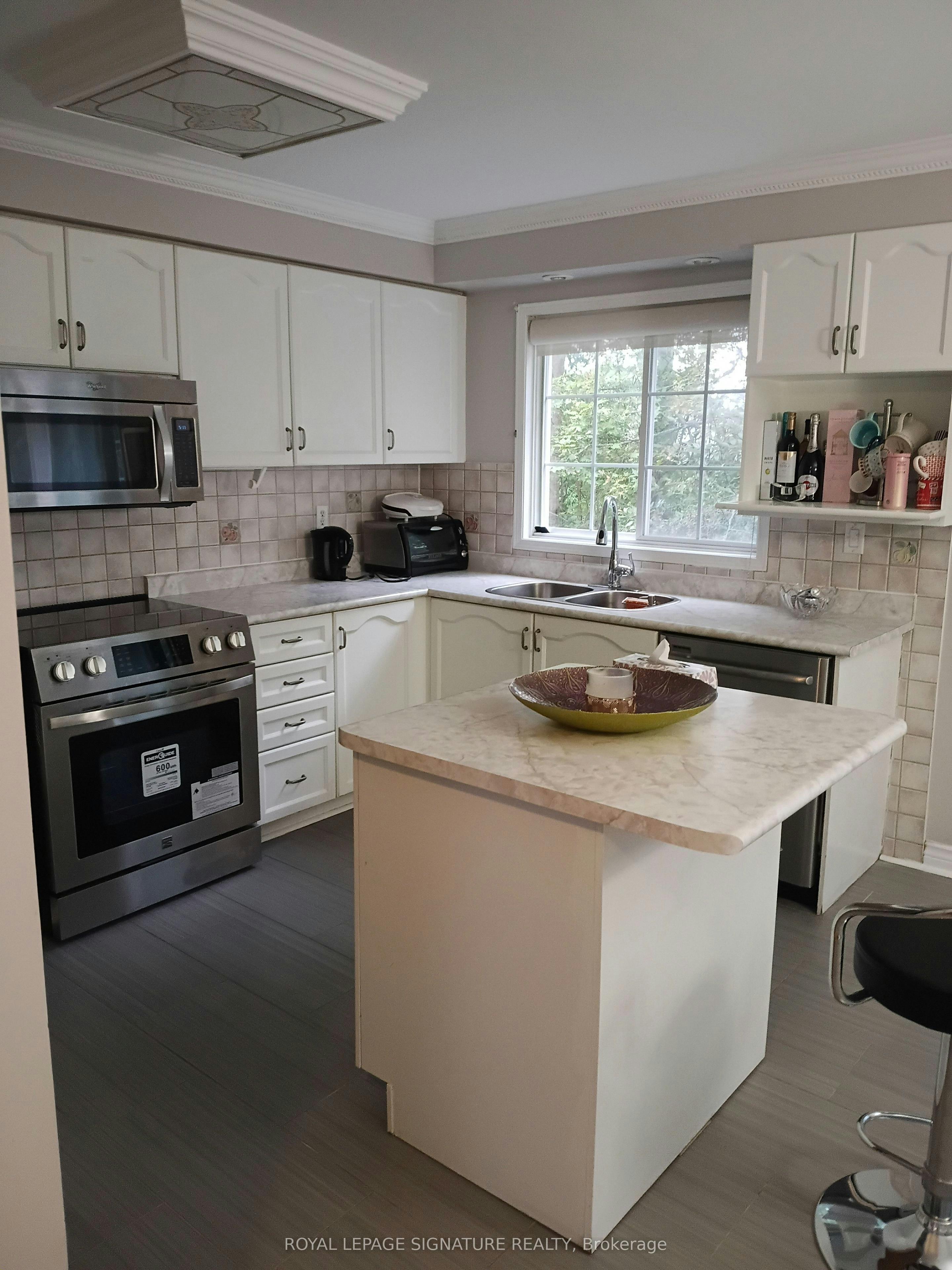 82 Mosaics Avenue, Aurora, ON, L4G 7L5 - 4