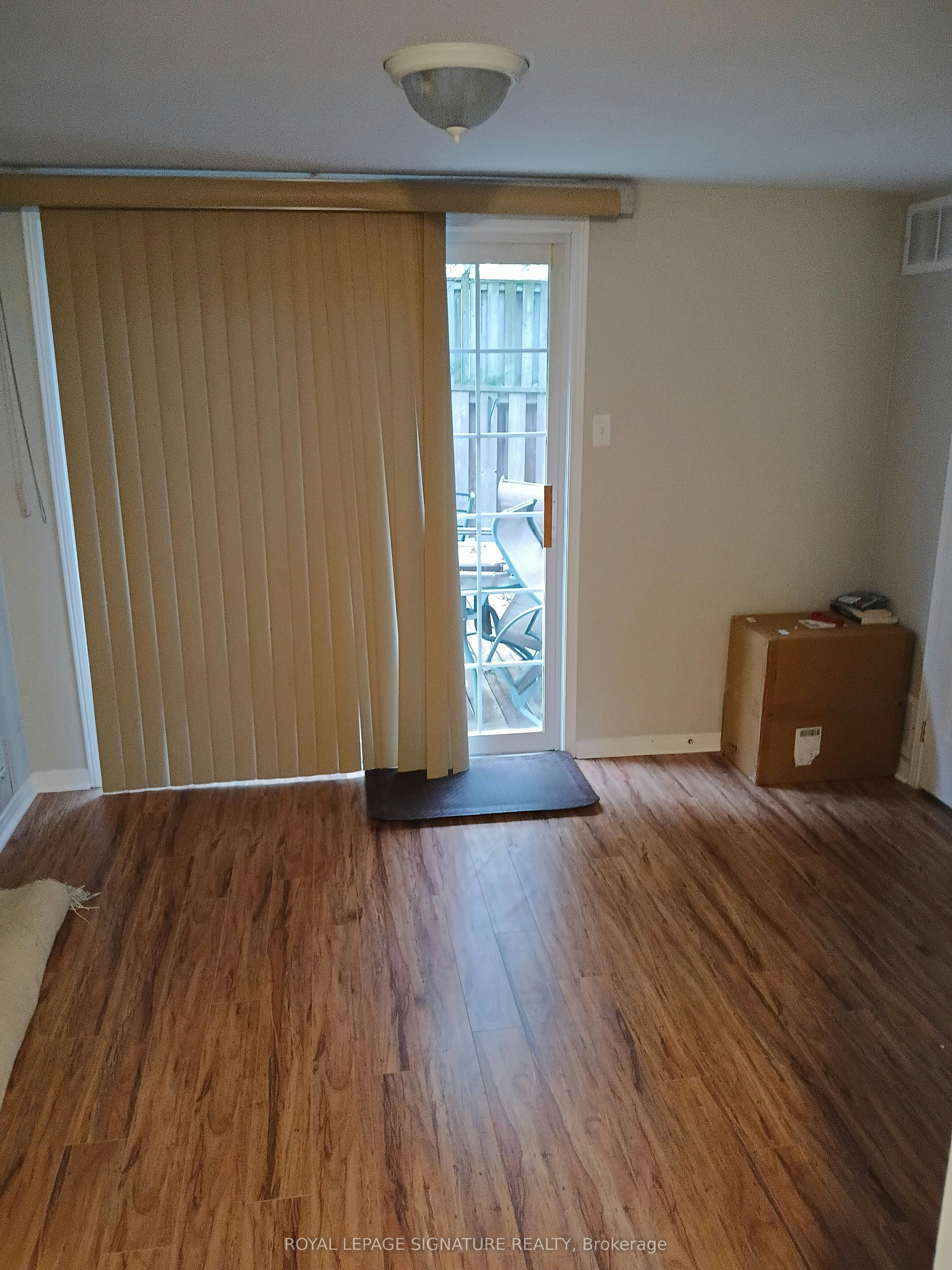 82 Mosaics Avenue, Aurora, ON, L4G 7L5 - 6