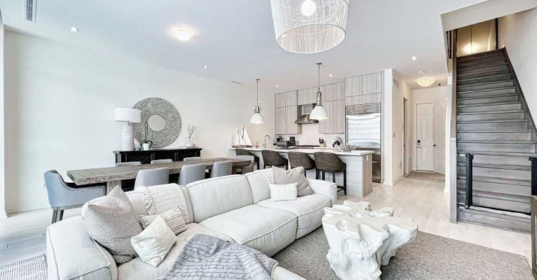 3659 Ferretti Court, Innisfil, ON, L9S 0N6 - 4