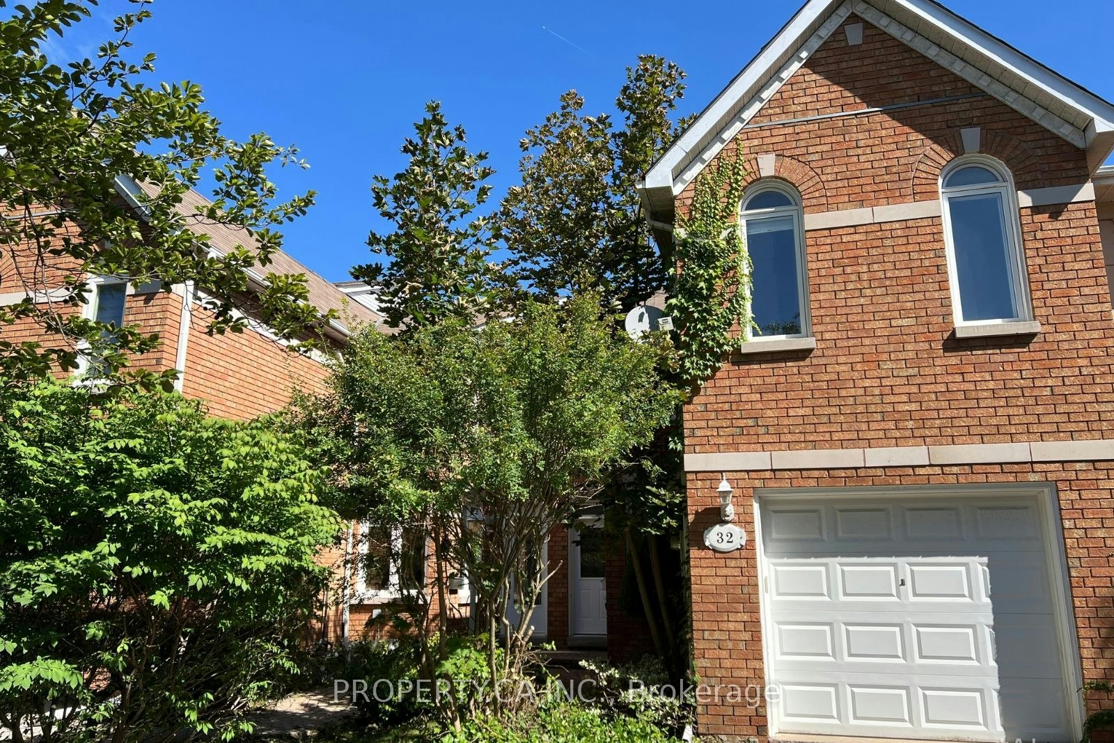 32 Brownstone Circle, Vaughan, ON, L4J 7P4
