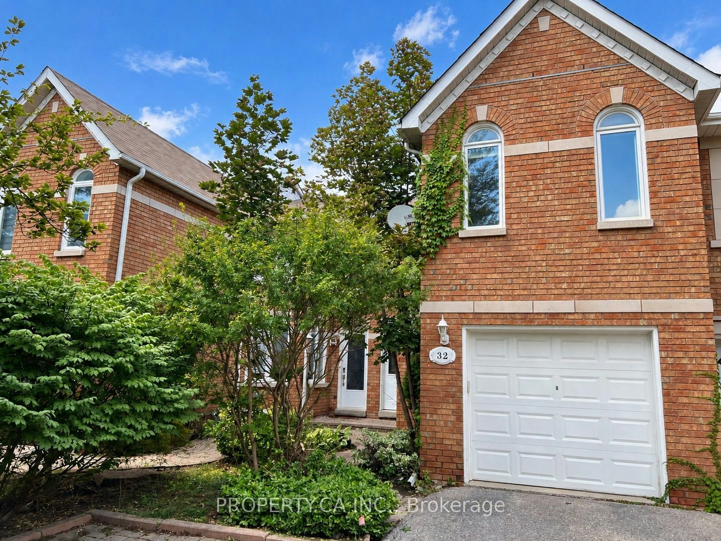 32 Brownstone Circle, Vaughan, ON, L4J 7P4
