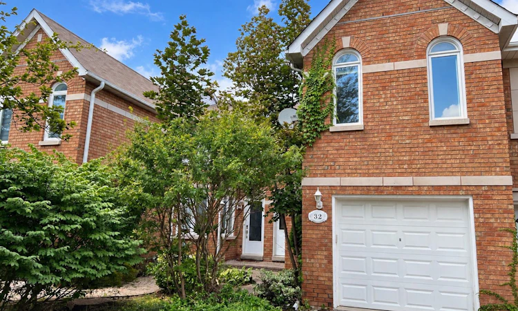 32 Brownstone Circle