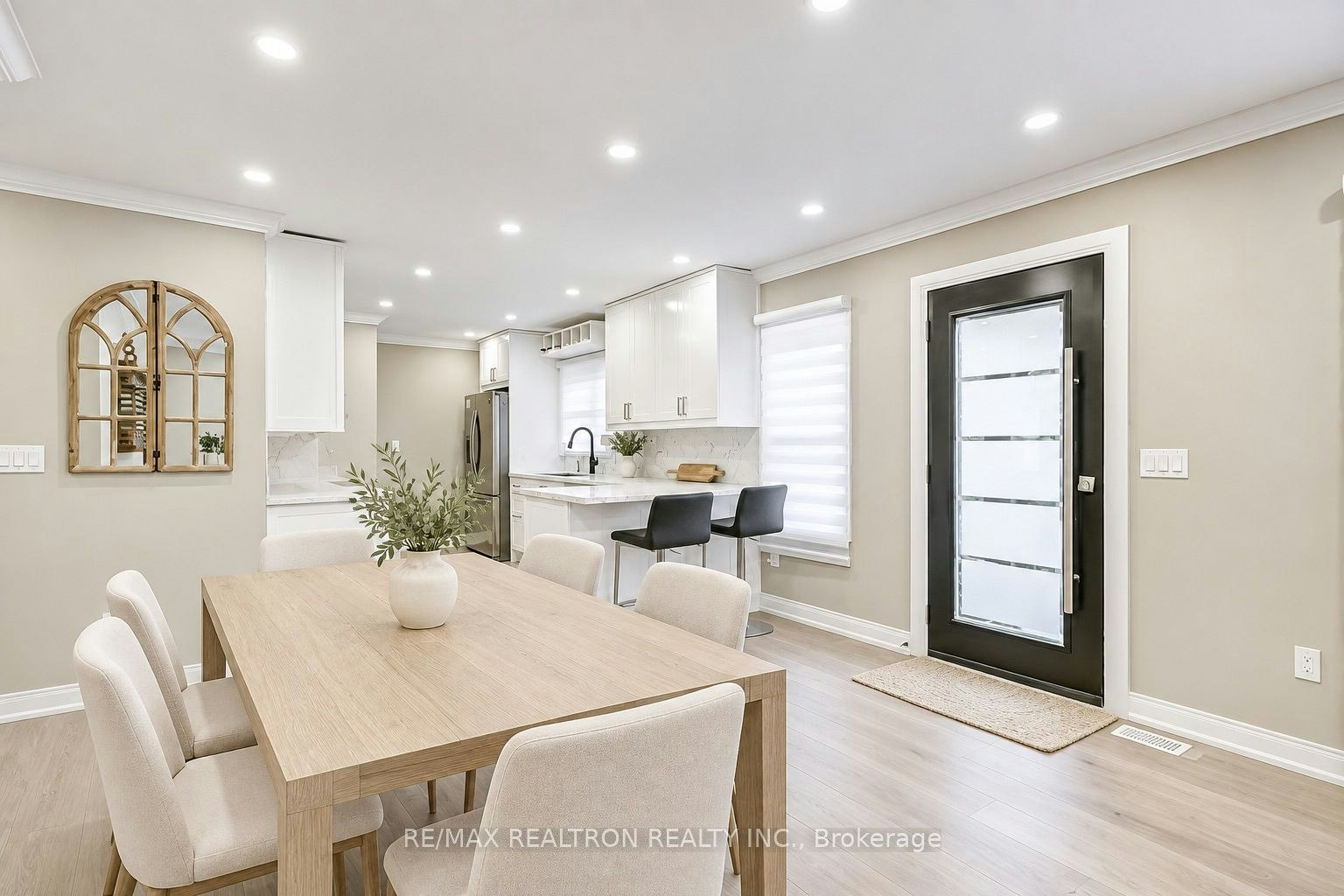 101 Arnold Crescent, Richmond Hill, ON, L4C 3R7 - 4