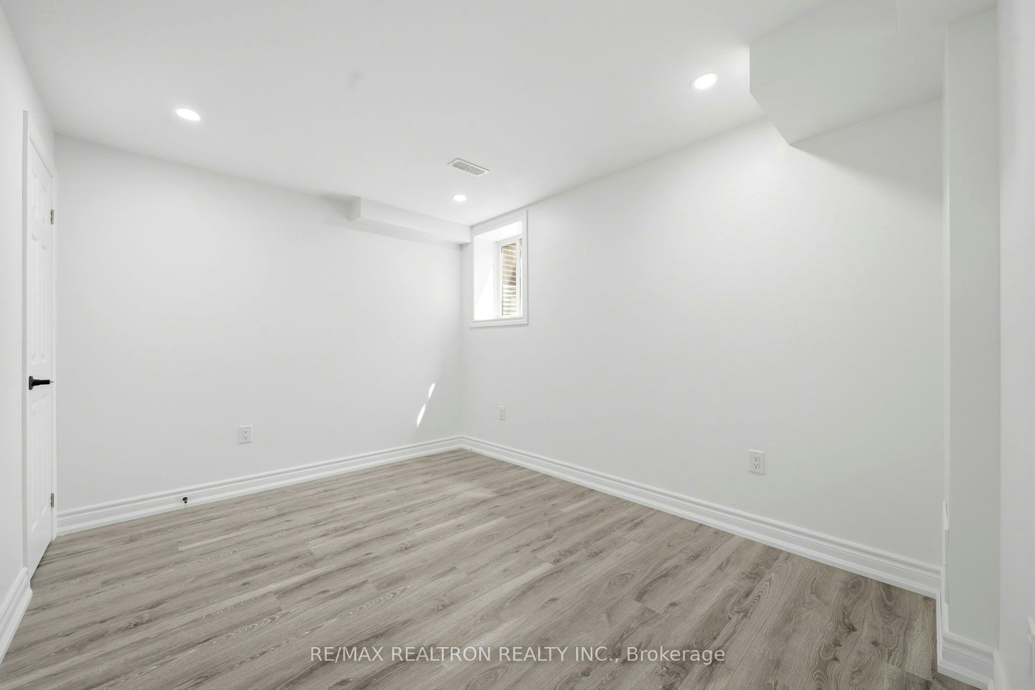 B-55 Bartram Crescent, Bradford West Gwillimbury, ON, L3Z 4L8 - 11