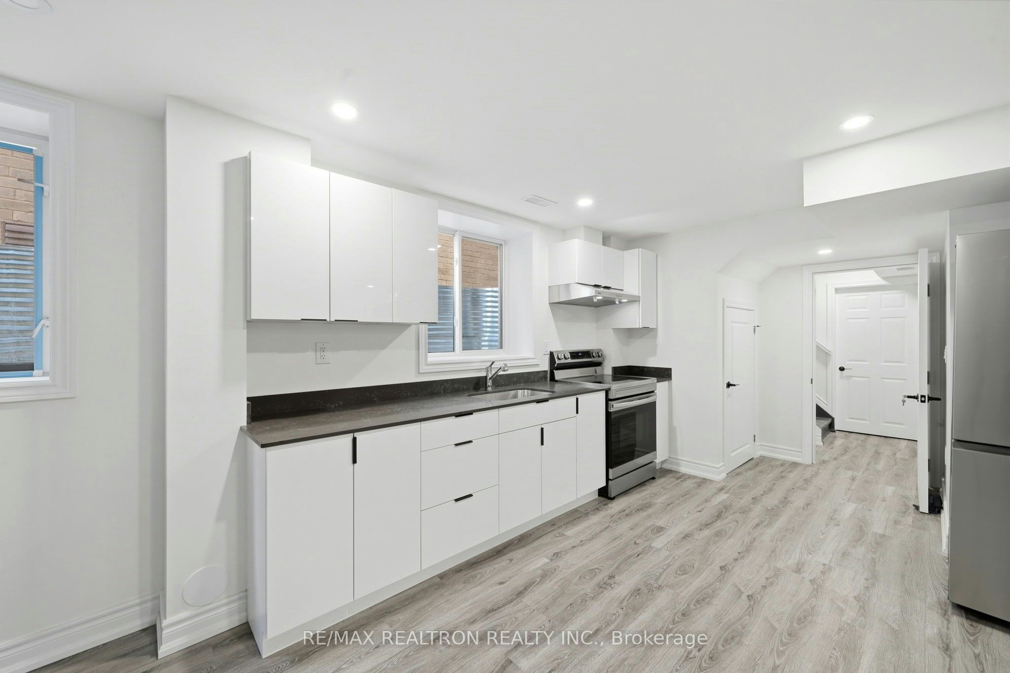 B-55 Bartram Crescent, Bradford West Gwillimbury, ON, L3Z 4L8 - 3
