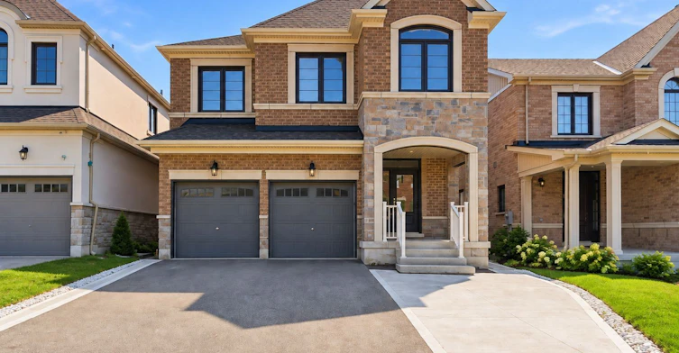 B-55 Bartram Crescent, Bradford West Gwillimbury, ON, L3Z 4L8