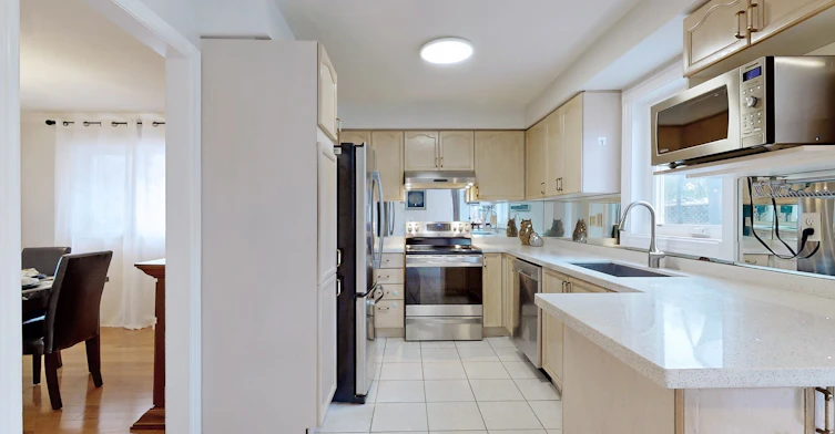 Room 4-32 Subrisco Avenue, Richmond Hill, ON, L4S 1B2 - 6