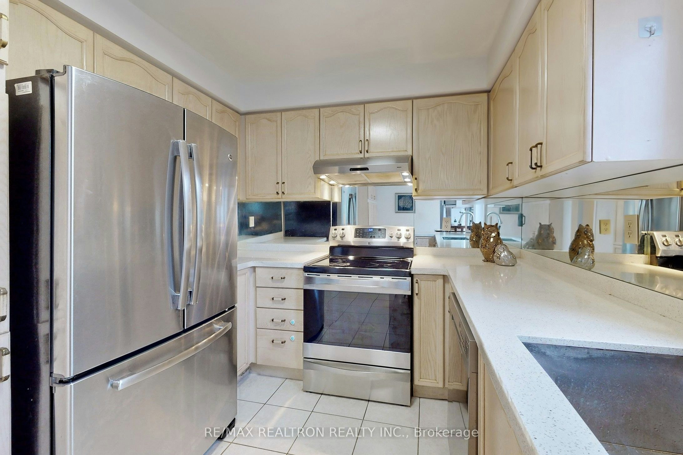 Room 4-32 Subrisco Avenue, Richmond Hill, ON, L4S 1B2 - 8