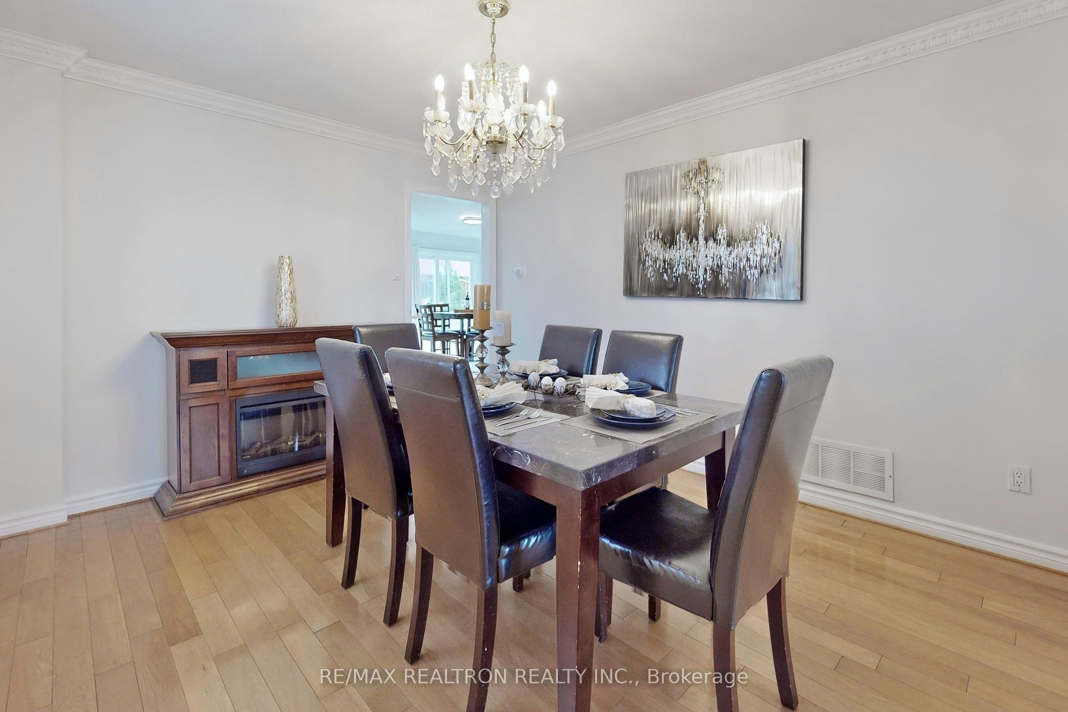 Room 4-32 Subrisco Avenue, Richmond Hill, ON, L4S 1B2 - 2