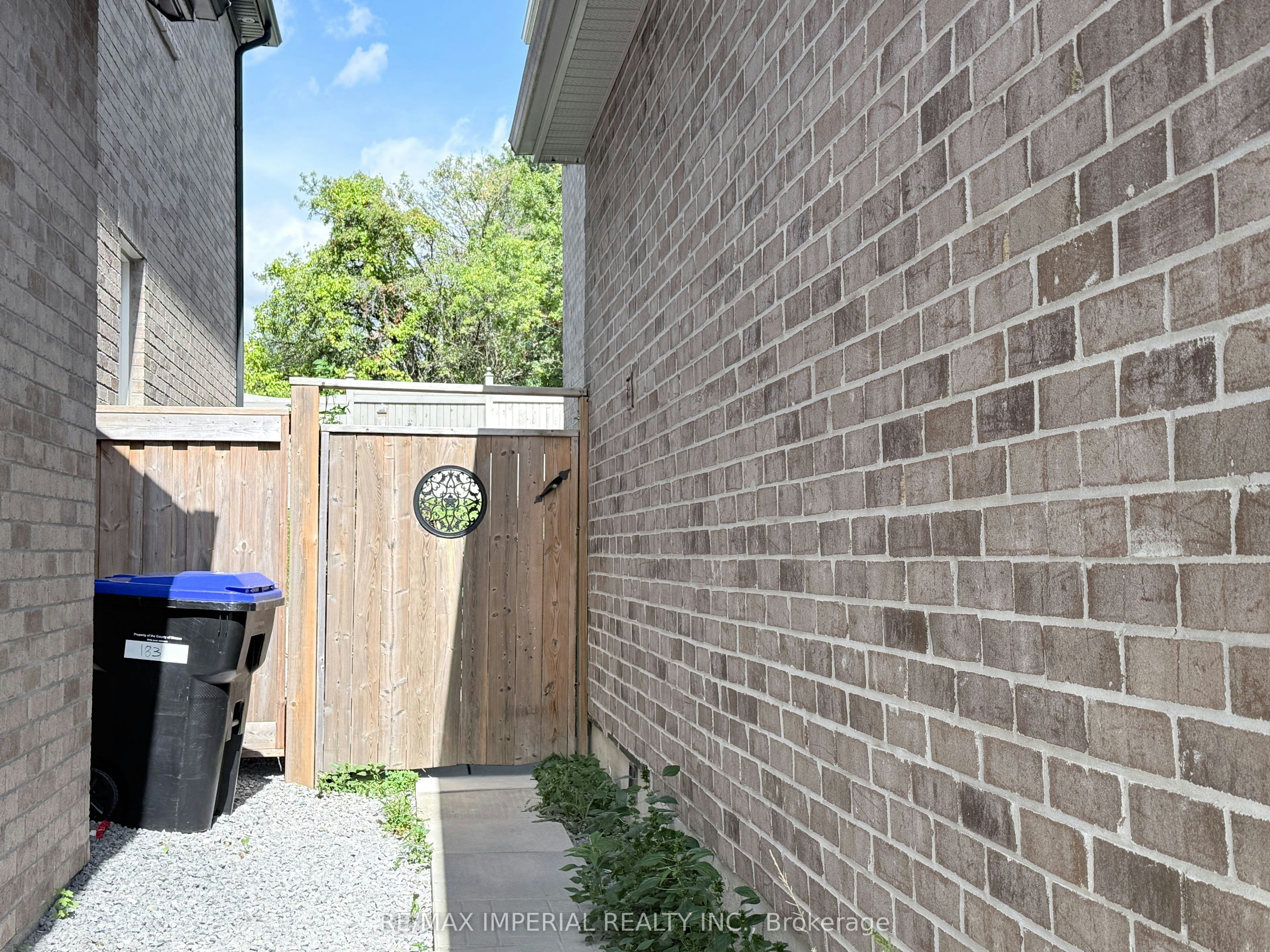BSMT-179 Chelsea Crescent, Bradford West Gwillimbury, ON, L3Z 4G7 - 2