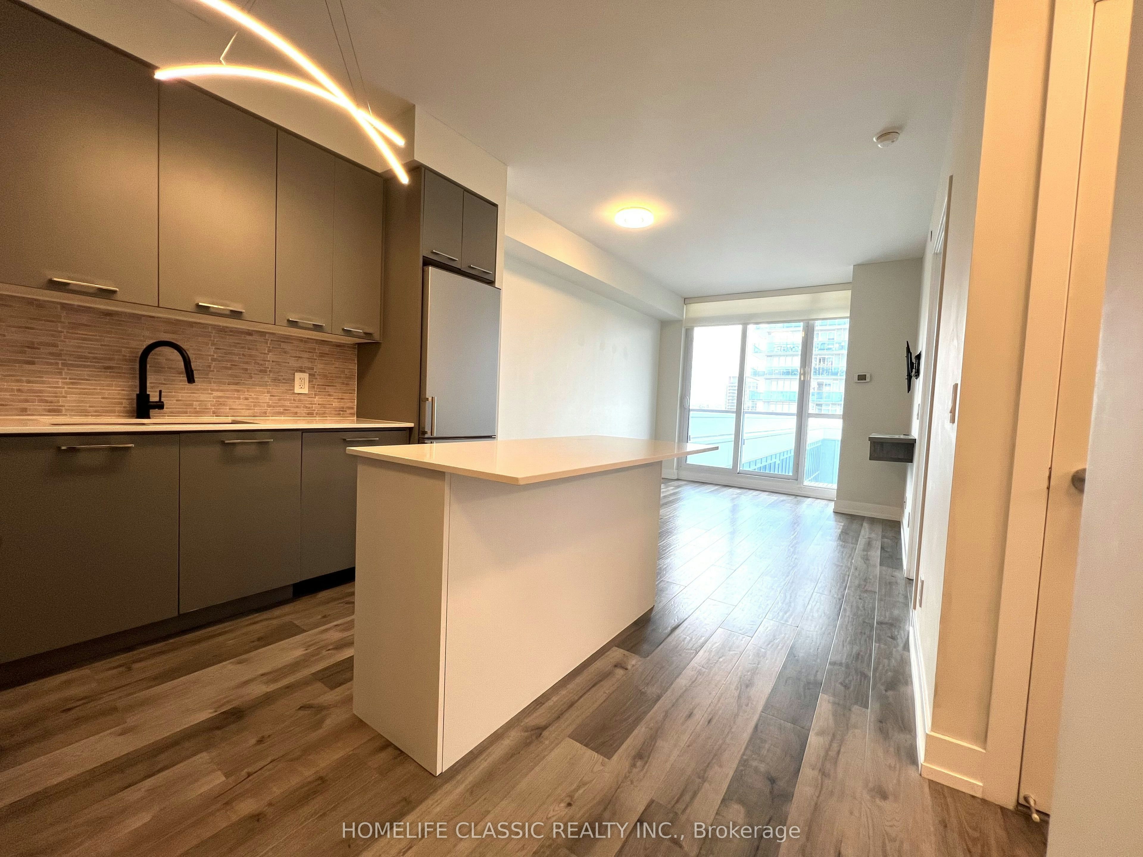 813-9471 Yonge Street, Richmond Hill, ON, L4C 0Z5 - 5