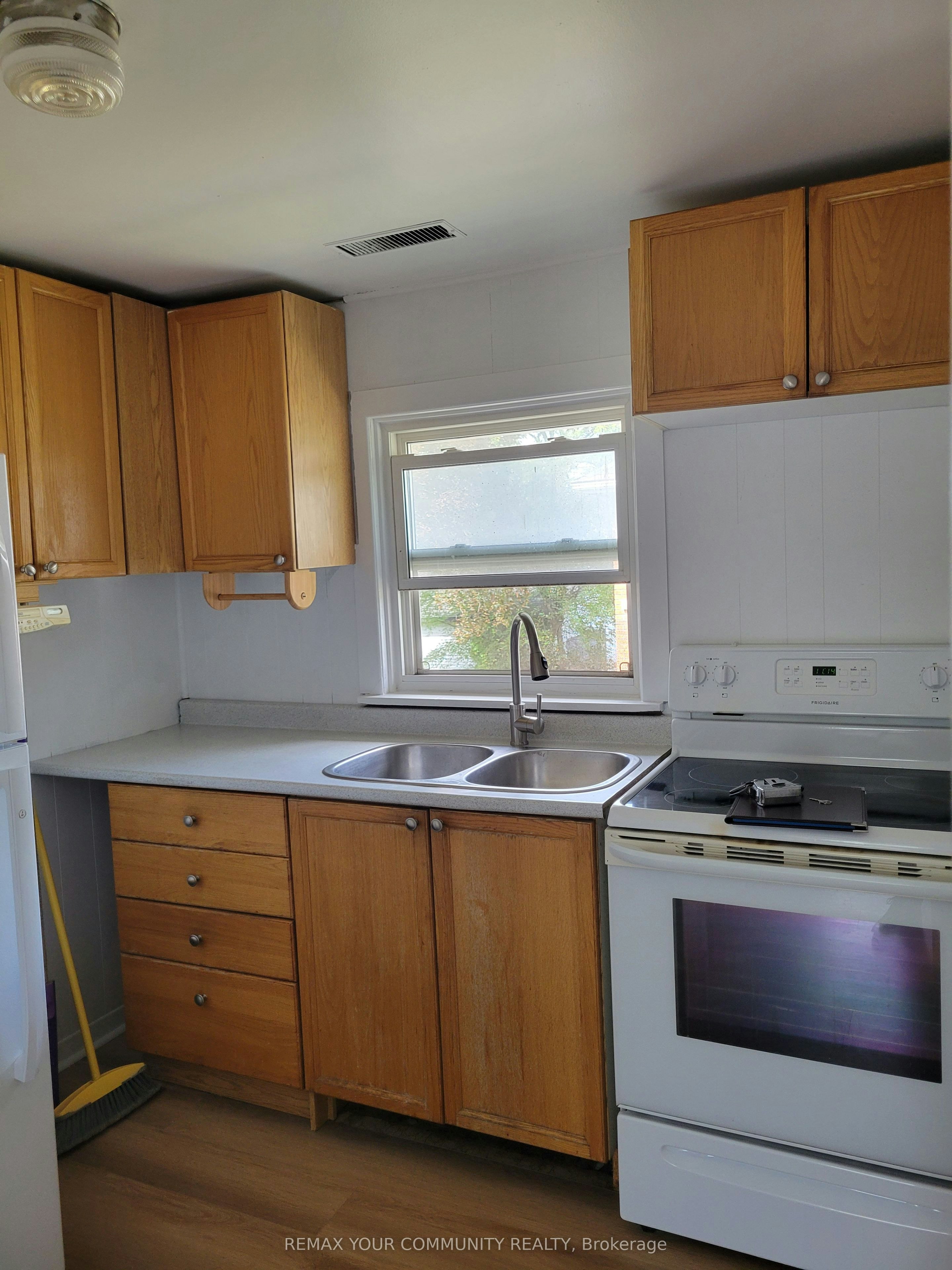 2nd Floor-12926 Highway 27 N/A, King, ON, L0G 1N0 - 5