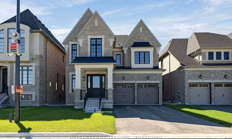 33 Gianvito Crescent