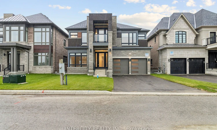 15 Garriock Hall Avenue