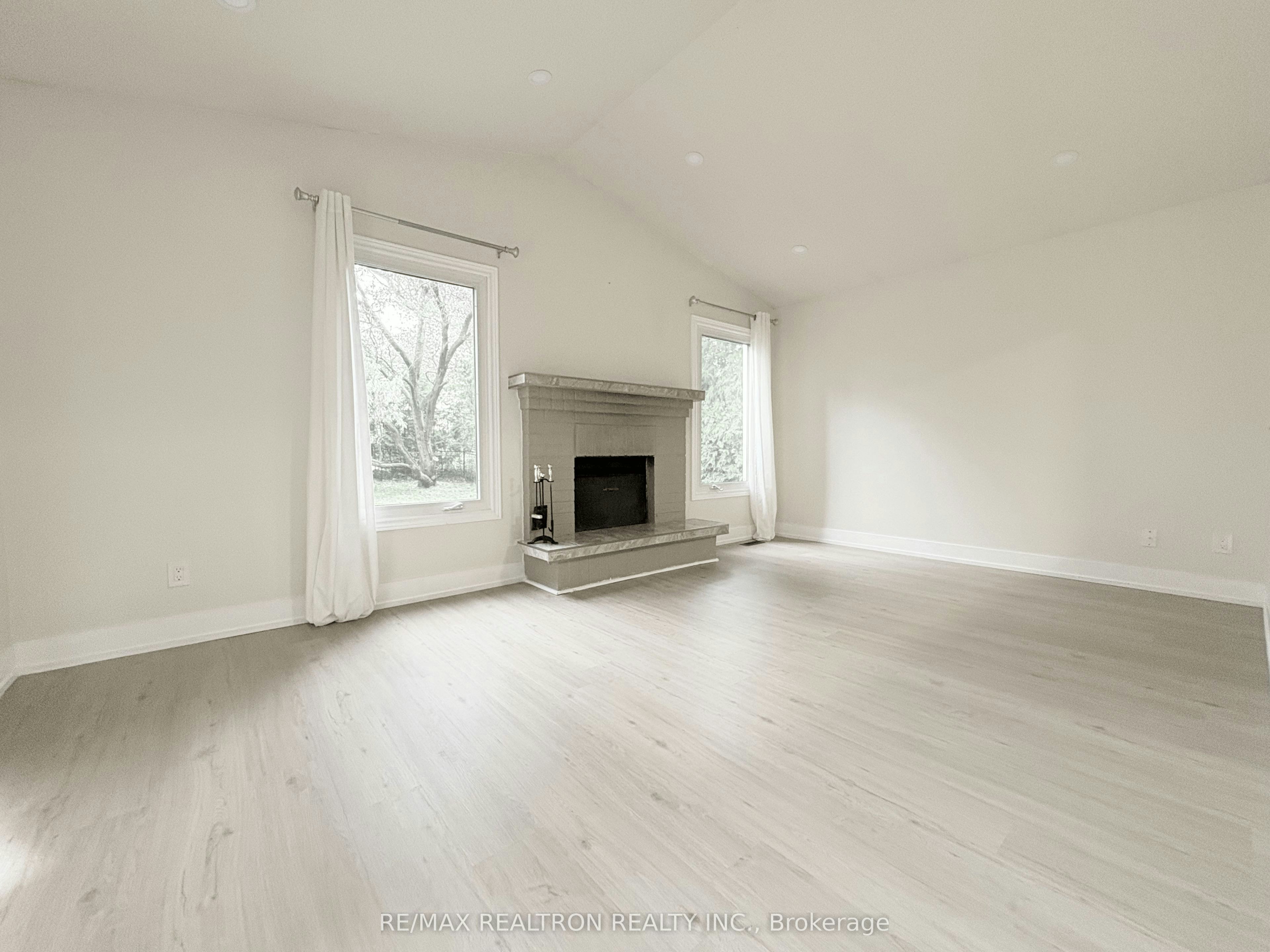 296 John Bowser Crescent, Newmarket, ON, L3Y 7N8 - 4