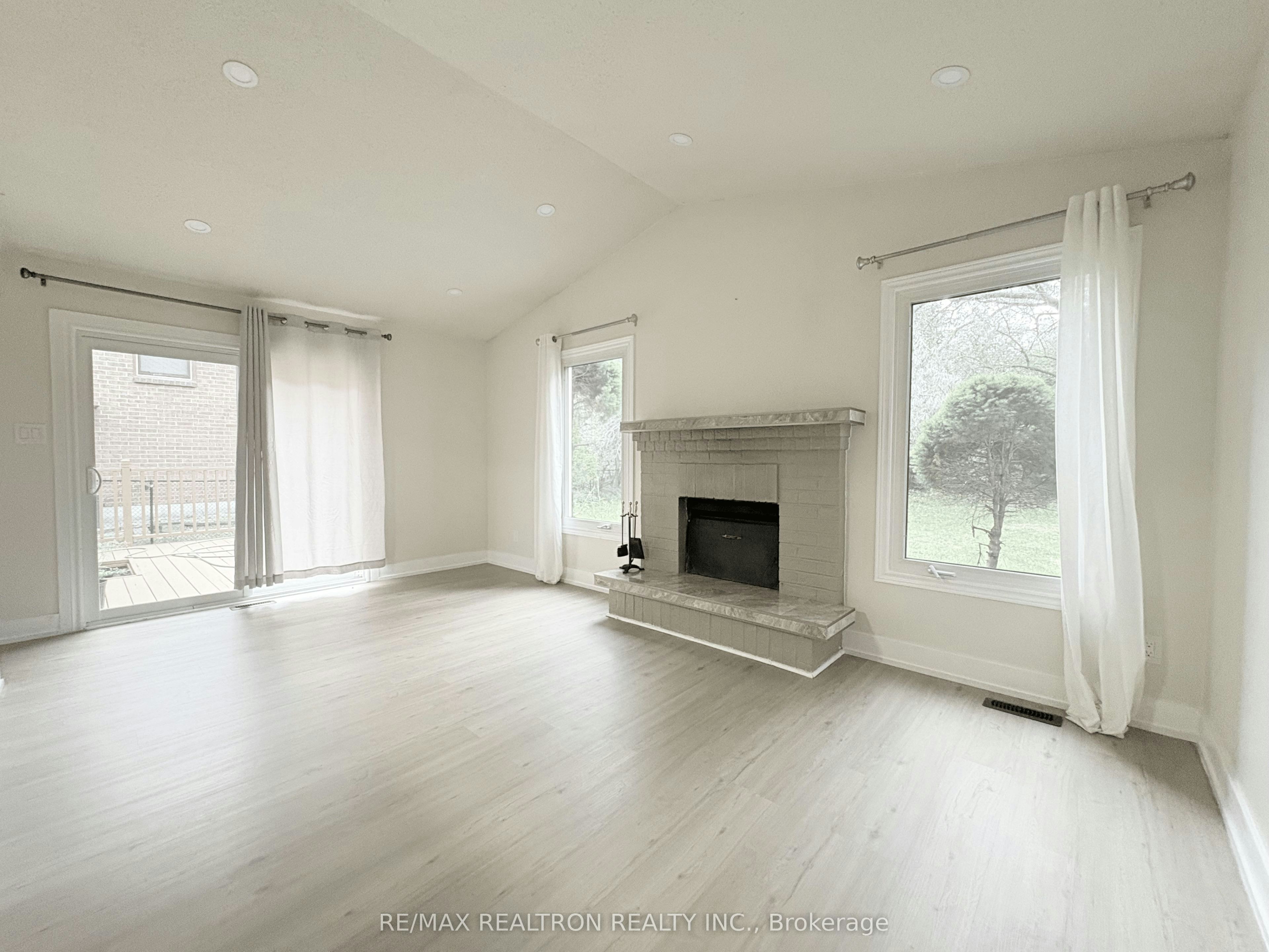 296 John Bowser Crescent, Newmarket, ON, L3Y 7N8 - 3