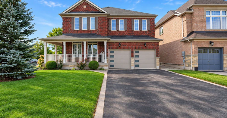 BSMT-112 Downy Emerald Drive, Bradford West Gwillimbury, ON, L3Z 0J2