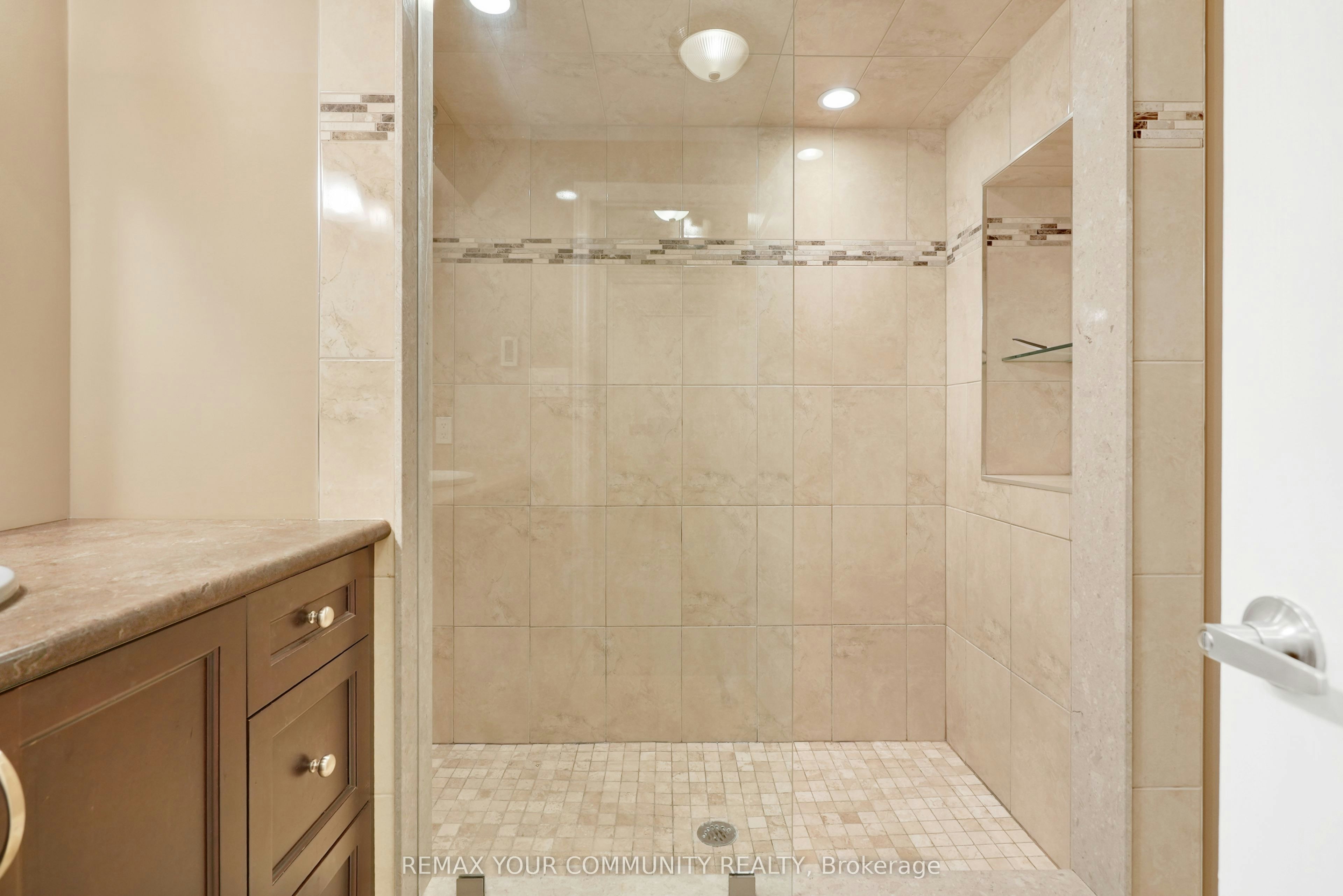 BSMT-112 Downy Emerald Drive, Bradford West Gwillimbury, ON, L3Z 0J2 - 19