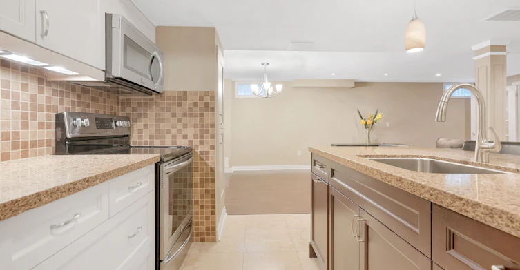 BSMT-112 Downy Emerald Drive, Bradford West Gwillimbury, ON, L3Z 0J2 - 20