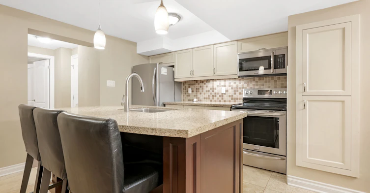 BSMT-112 Downy Emerald Drive, Bradford West Gwillimbury, ON, L3Z 0J2 - 6