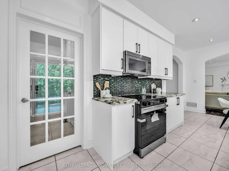 81 Bulmer Crescent, Newmarket, ON, L3X 3K1 - 11