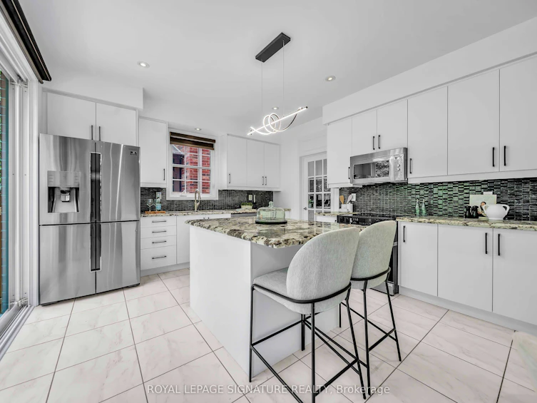 81 Bulmer Crescent, Newmarket, ON, L3X 3K1 - 10