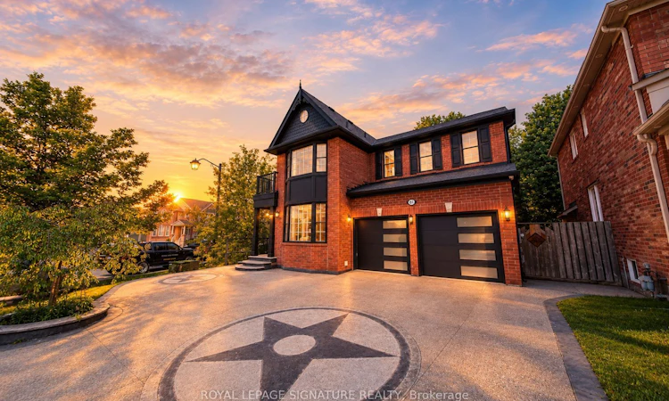 81 Bulmer Crescent