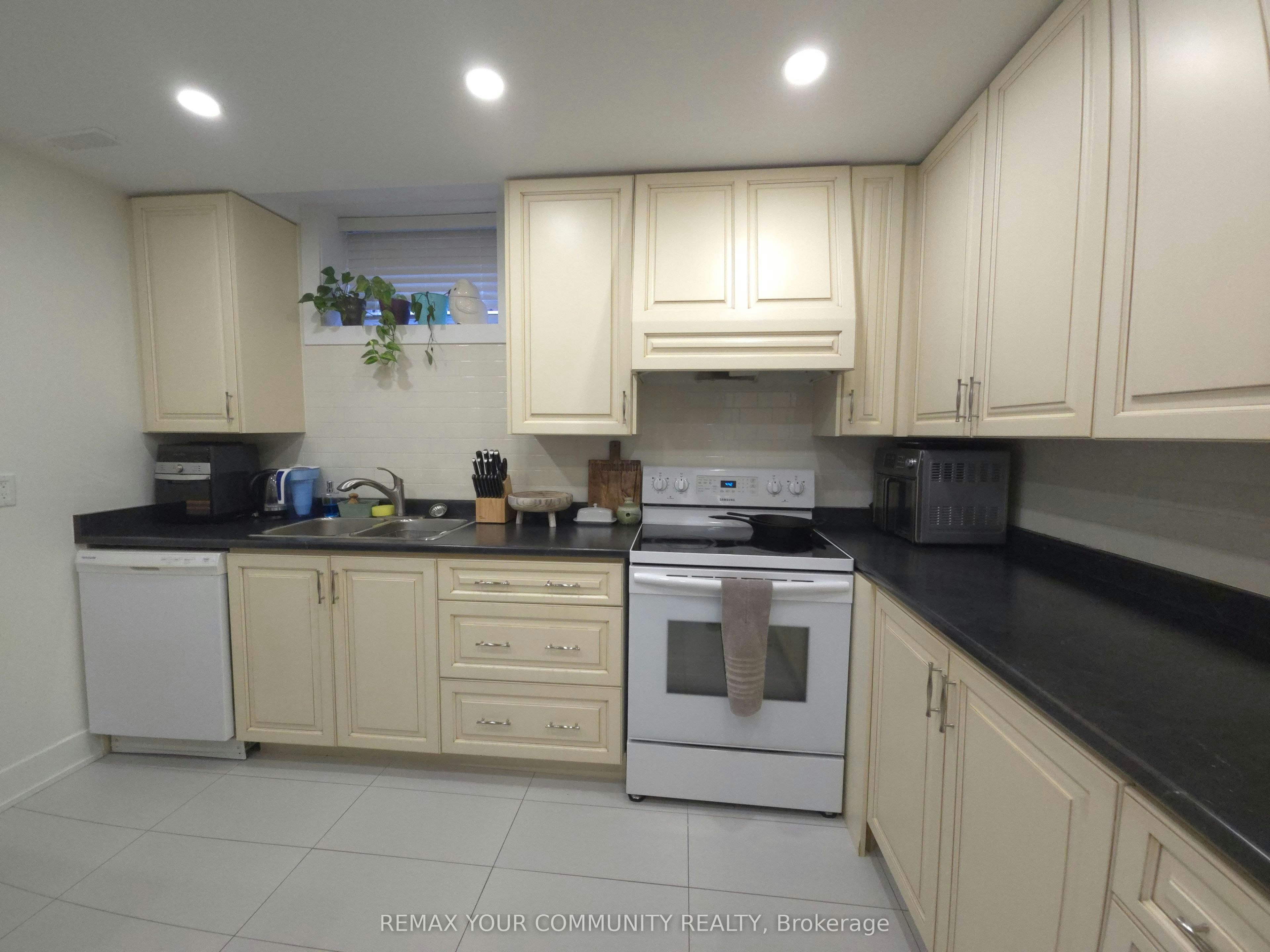 Basement-171 Dolores Crescent, Vaughan, ON, L4H 1C9 - 8