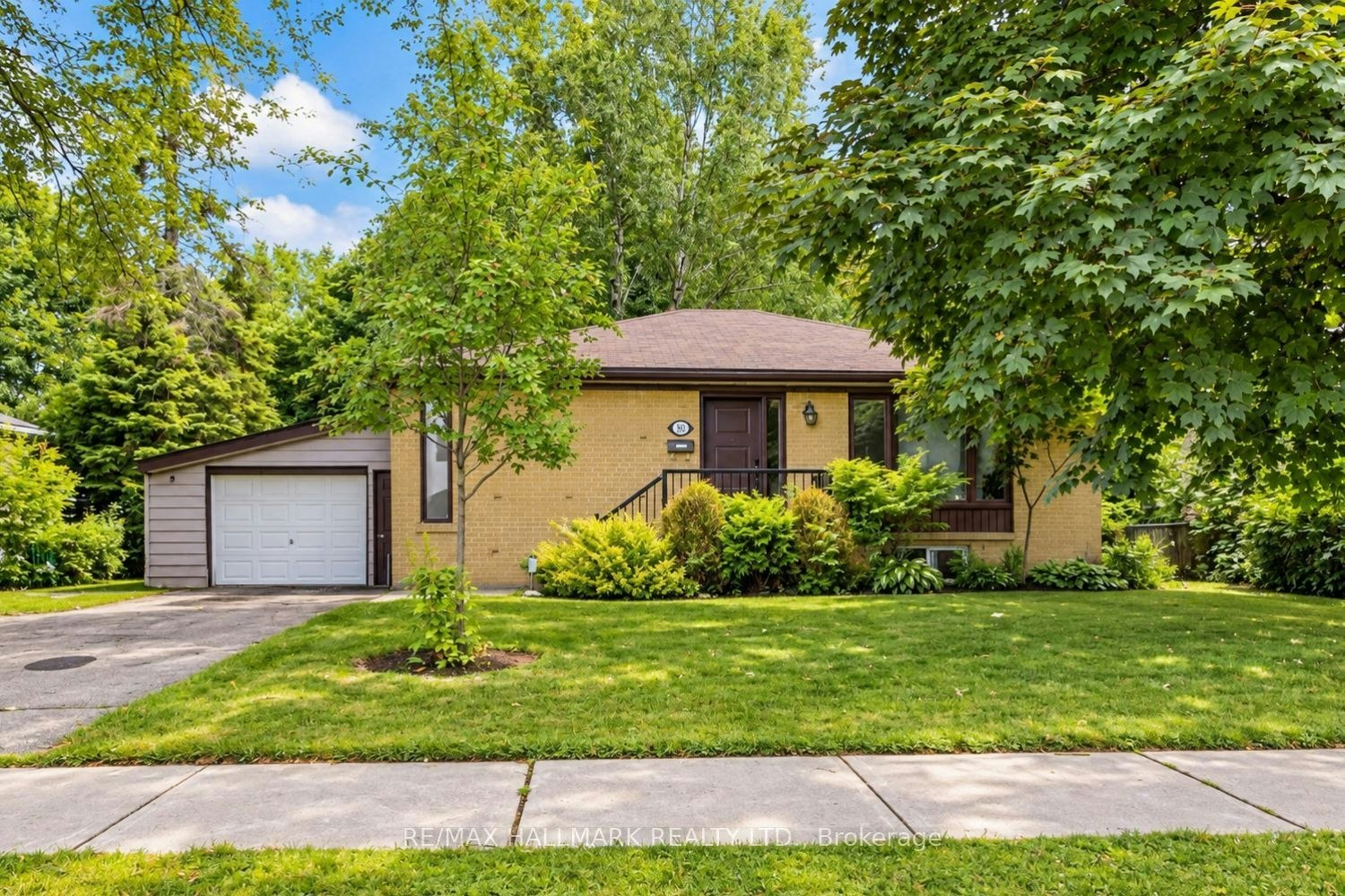 BSMT-102 Murray Drive, Aurora, ON, L4G 2C5