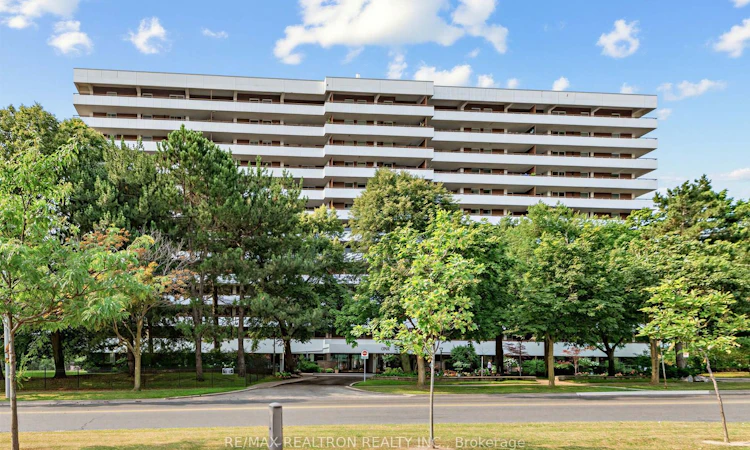 211-1 Royal Orchard Boulevard