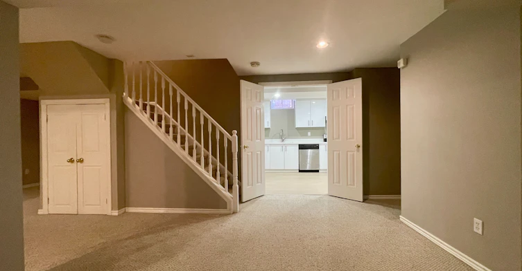 Lower-824 College Manor Drive, Newmarket, ON, L3Y 8G6 - 13