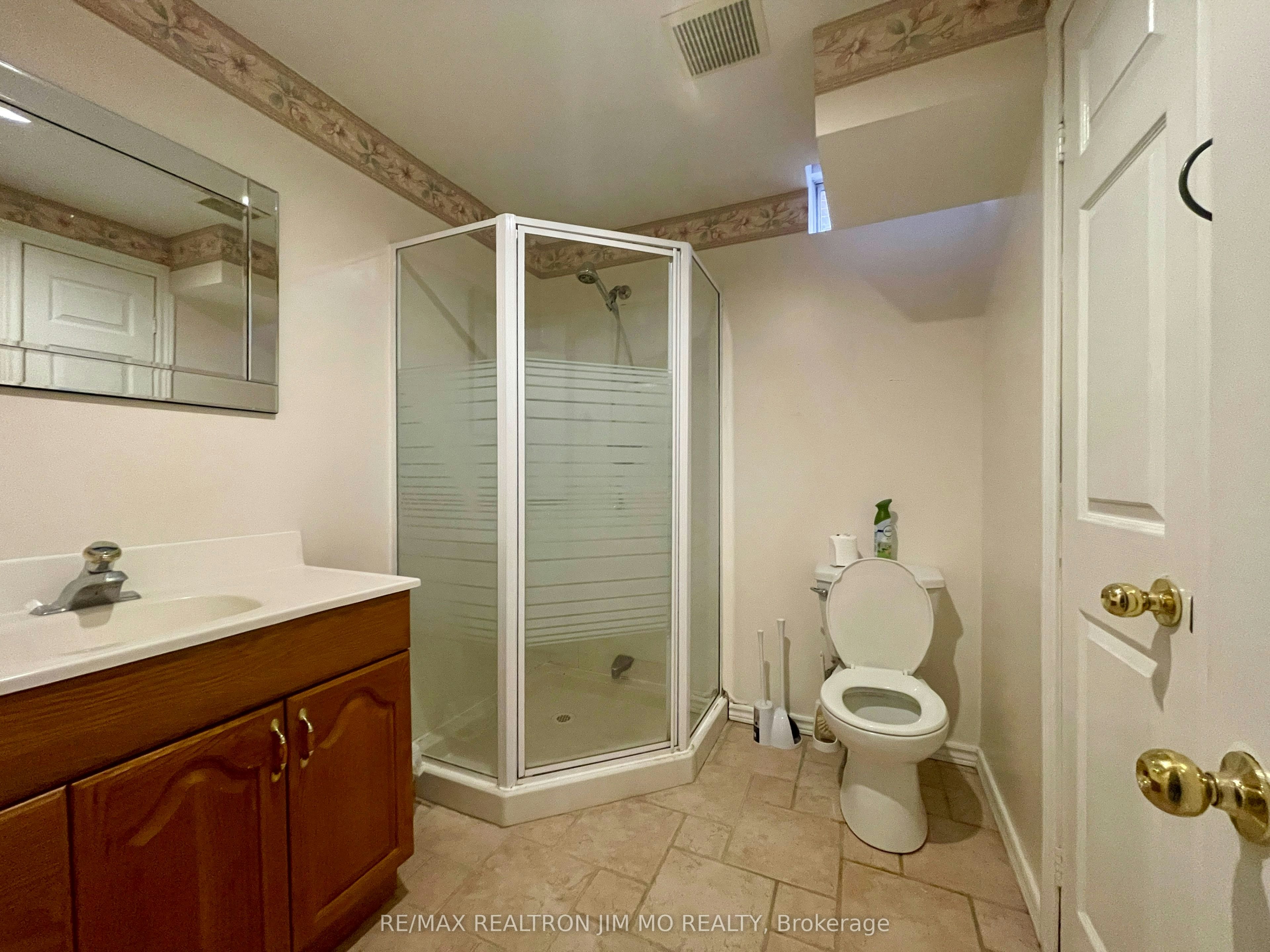 Lower-824 College Manor Drive, Newmarket, ON, L3Y 8G6 - 12