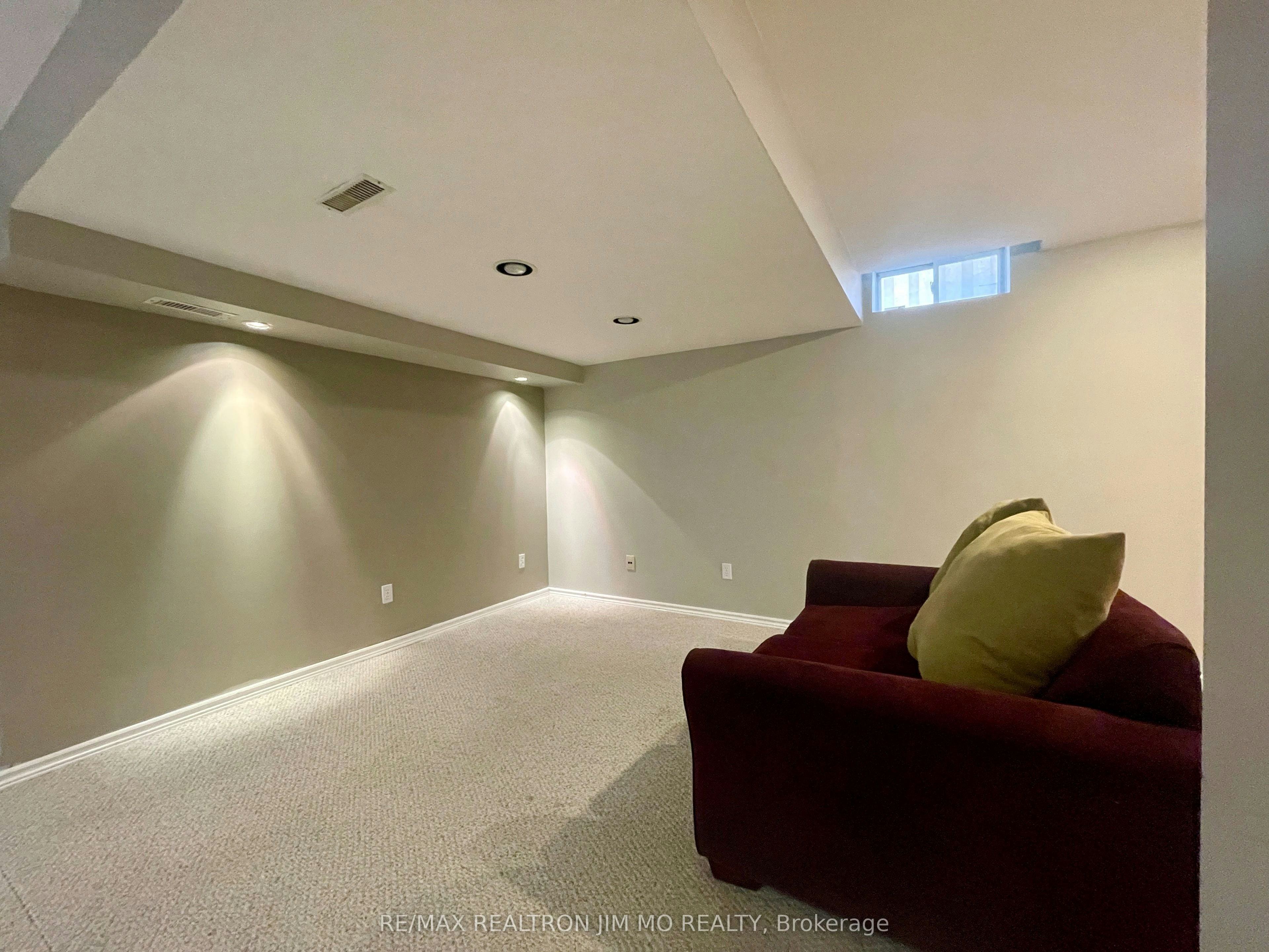 Lower-824 College Manor Drive, Newmarket, ON, L3Y 8G6 - 6