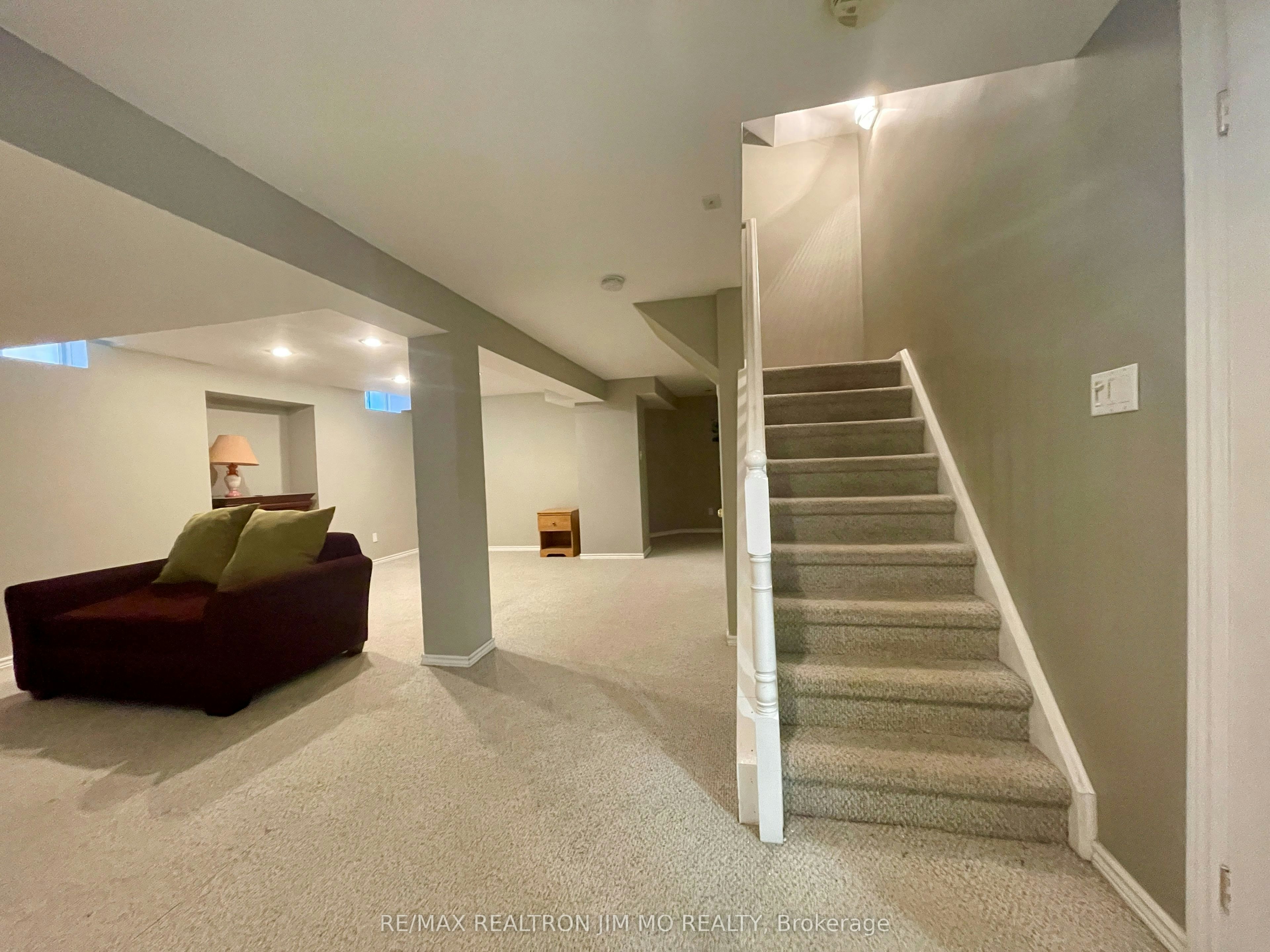 Lower-824 College Manor Drive, Newmarket, ON, L3Y 8G6 - 5