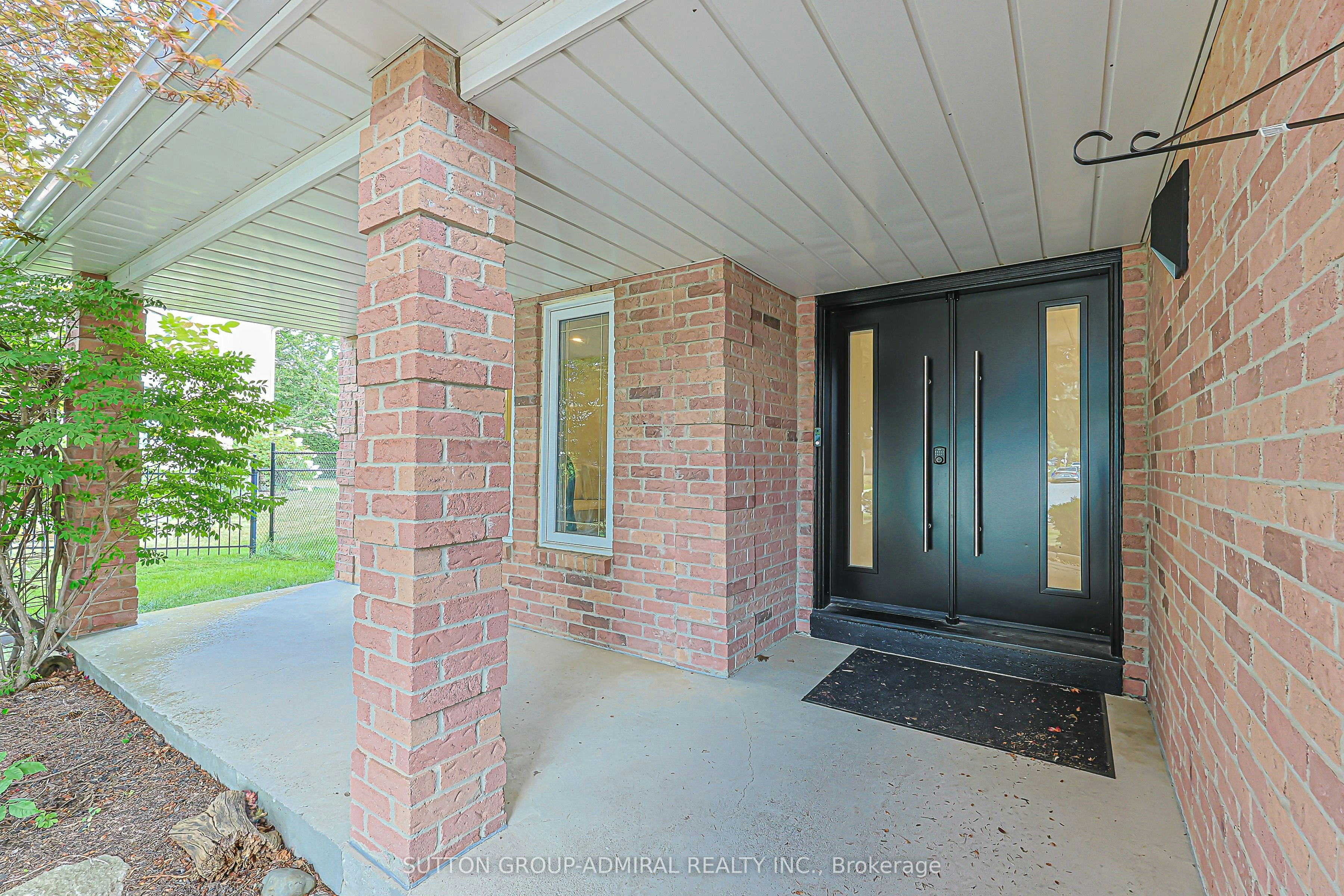 62 Pickett Crescent, Richmond Hill, ON, L4C 9L3 - 2