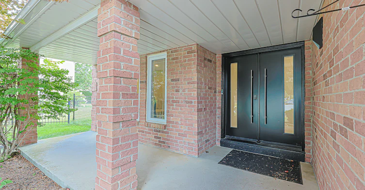 62 Pickett Crescent, Richmond Hill, ON, L4C 9L3 - 2